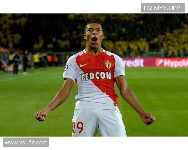 体育头条热议：姆巴佩是否将离开巴黎？